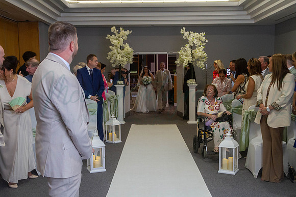 Dean & Kelly Wedding At Mecure St Helens.