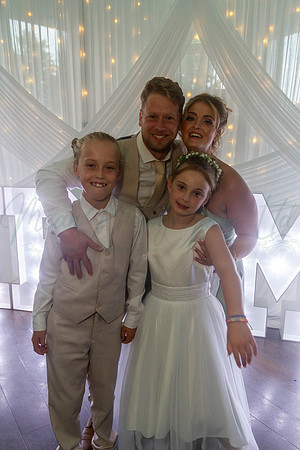 Dean & Kelly Wedding At Mecure St Helens.
