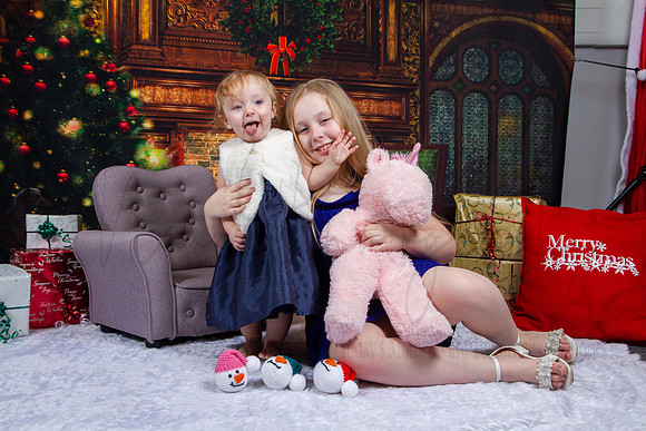 Lilly & Hannah Xmas Shoot