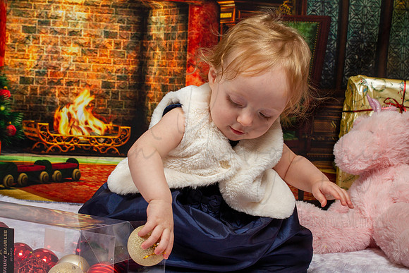 Lilly & Hannah Xmas Shoot