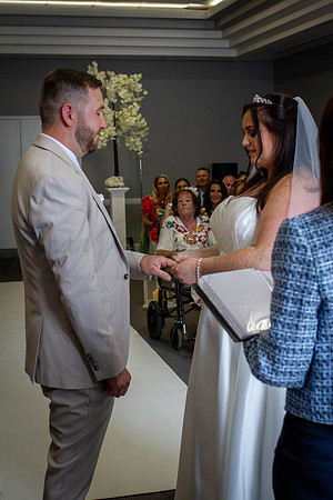 Dean & Kelly Wedding At Mecure St Helens.