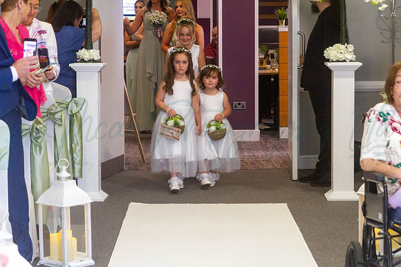 Dean & Kelly Wedding At Mecure St Helens.
