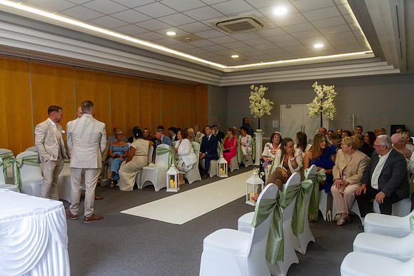 Dean & Kelly Wedding At Mecure St Helens.