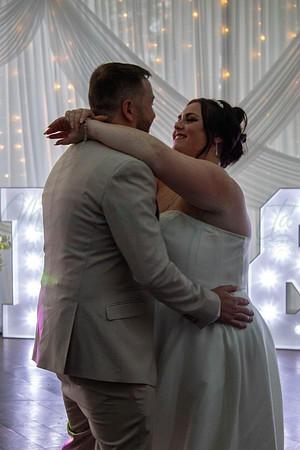 Dean & Kelly Wedding At Mecure St Helens.