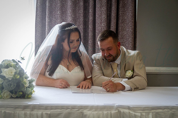Dean & Kelly Wedding At Mecure St Helens.