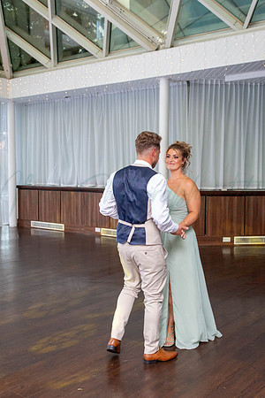 Dean & Kelly Wedding At Mecure St Helens.