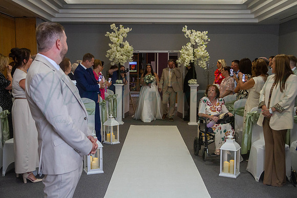 Dean & Kelly Wedding At Mecure St Helens.