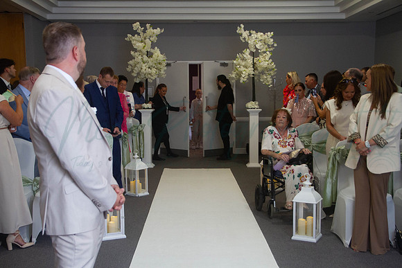 Dean & Kelly Wedding At Mecure St Helens.