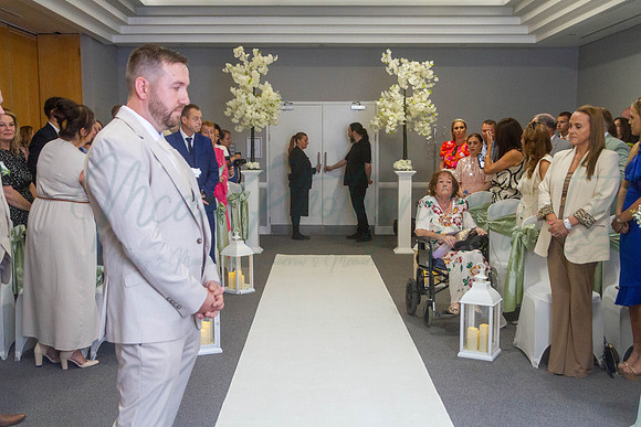 Dean & Kelly Wedding At Mecure St Helens.
