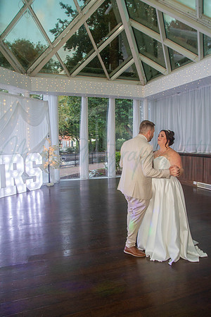 Dean & Kelly Wedding At Mecure St Helens.