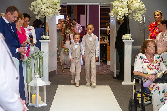 Dean & Kelly Wedding At Mecure St Helens.