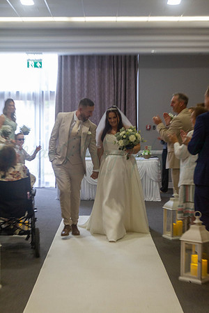 Dean & Kelly Wedding At Mecure St Helens.