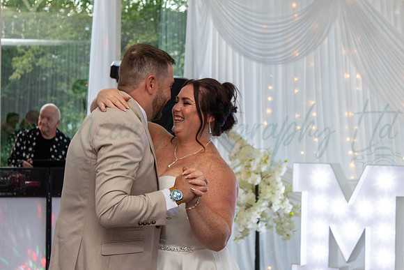 Dean & Kelly Wedding At Mecure St Helens.
