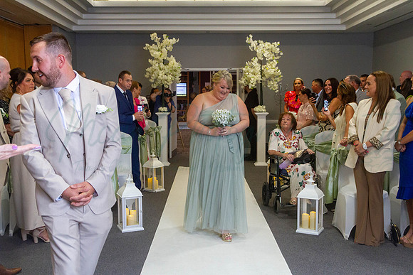 Dean & Kelly Wedding At Mecure St Helens.