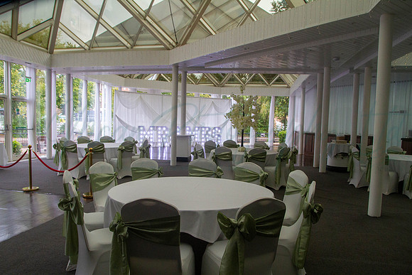 Dean & Kelly Wedding At Mecure St Helens.