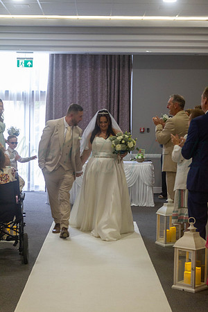 Dean & Kelly Wedding At Mecure St Helens.