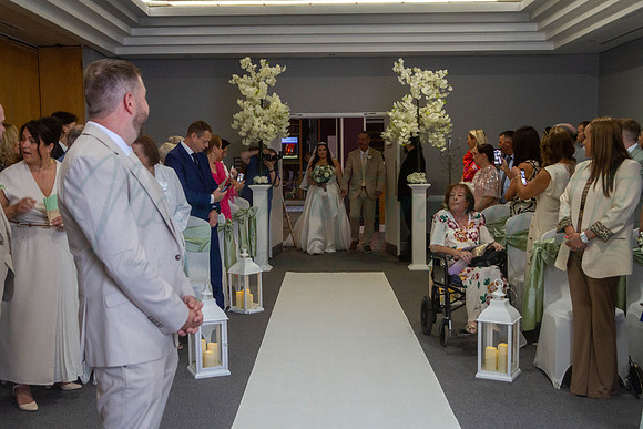 Dean & Kelly Wedding At Mecure St Helens.