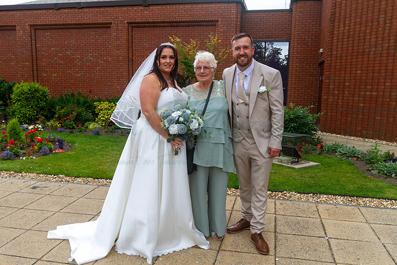 Dean & Kelly Wedding At Mecure St Helens.