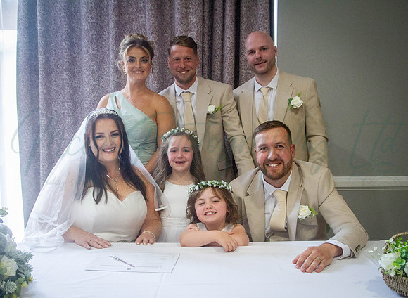 Dean & Kelly Wedding At Mecure St Helens.