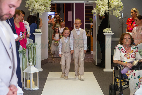 Dean & Kelly Wedding At Mecure St Helens.
