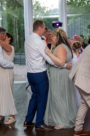 Dean & Kelly Wedding At Mecure St Helens.