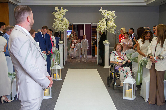 Dean & Kelly Wedding At Mecure St Helens.