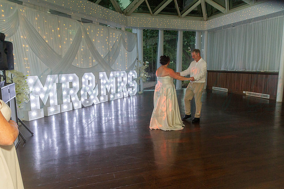 Dean & Kelly Wedding At Mecure St Helens.