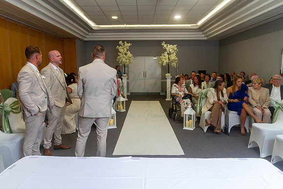 Dean & Kelly Wedding At Mecure St Helens.