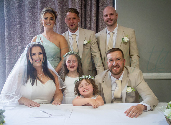 Dean & Kelly Wedding At Mecure St Helens.