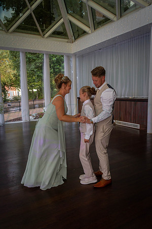 Dean & Kelly Wedding At Mecure St Helens.