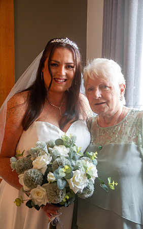 Dean & Kelly Wedding At Mecure St Helens.