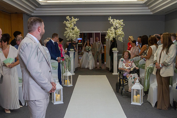 Dean & Kelly Wedding At Mecure St Helens.