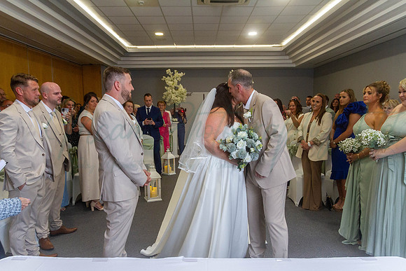 Dean & Kelly Wedding At Mecure St Helens.