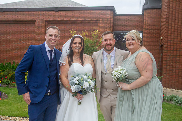 Dean & Kelly Wedding At Mecure St Helens.