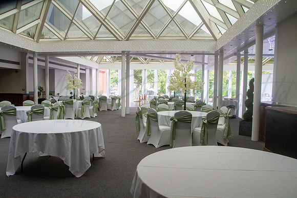 Dean & Kelly Wedding At Mecure St Helens.