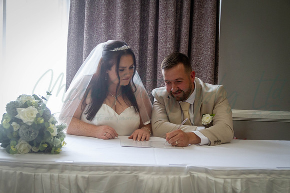 Dean & Kelly Wedding At Mecure St Helens.