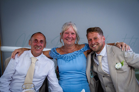 Dean & Kelly Wedding At Mecure St Helens.