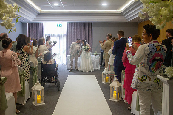Dean & Kelly Wedding At Mecure St Helens.